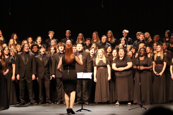 Woodhaven choirs kicks off 2023 fall concert in broadway fashion