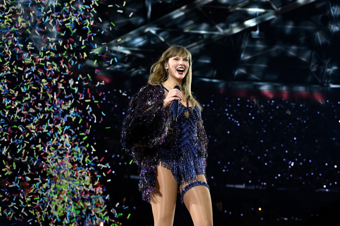 AMSTERDAM, NETHERLANDS - JULY 04: (EDITORIAL USE ONLY. NO STANDALONE PUBLICATION USE (NO SPECIAL INTEREST OR SINGLE ARTIST PUBLICATION USE; NO BOOK USE)) Taylor Swift performs onstage during  "Taylor Swift | The Eras Tour" at Johan Cruijff Arena on July 04, 2024 in Amsterdam, Netherlands. (Photo by Carlos Alvarez/Getty Images for TAS Rights Management)